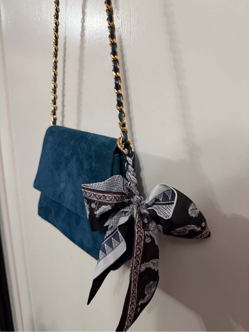 Vintage Bally Blue Suede Shoulder Bag Italy Gold Chain Crossbody Purse - Picture 3 of 15